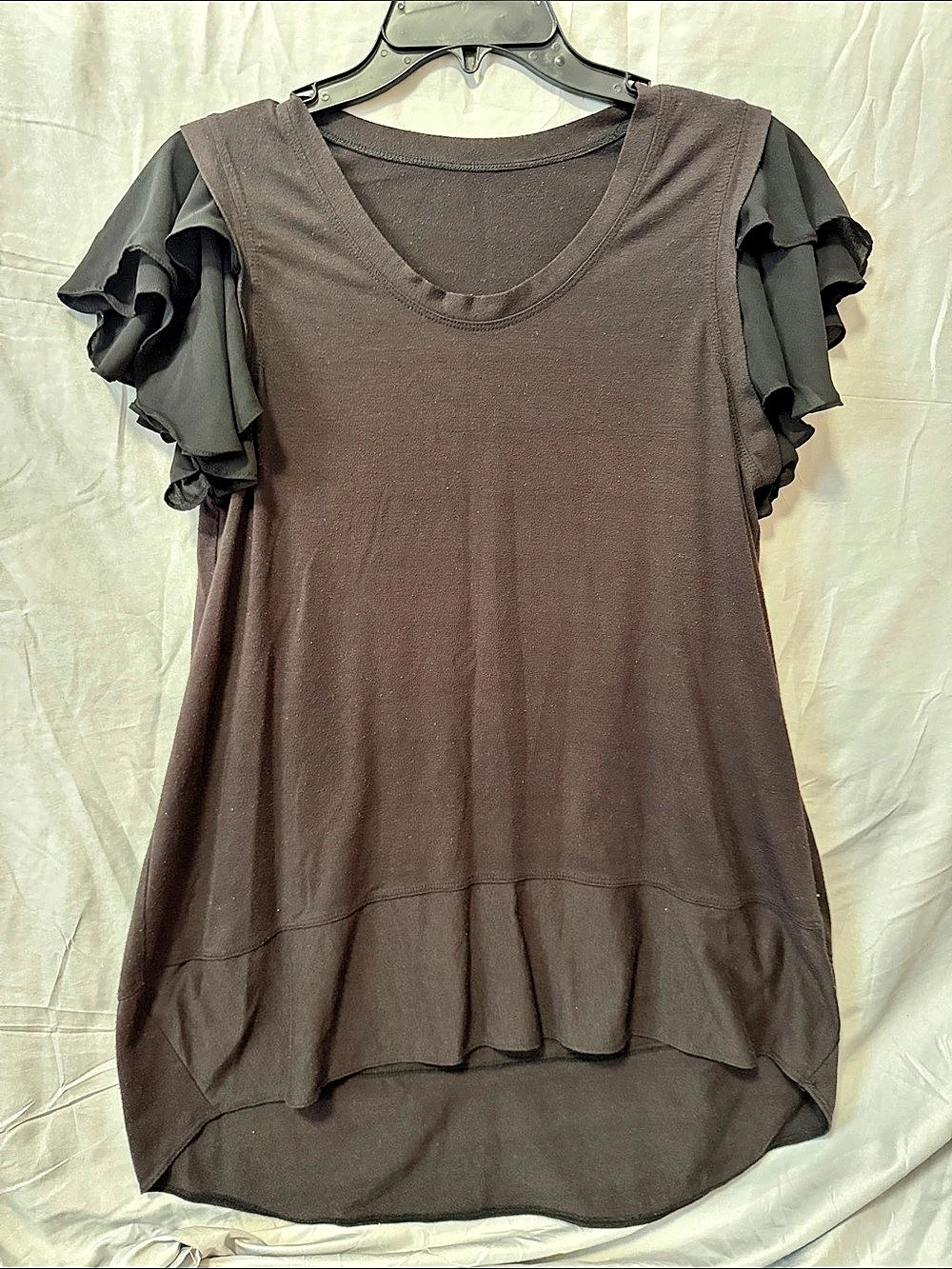 Women's Ruffle Sleeve Top in Brown/Black Like New